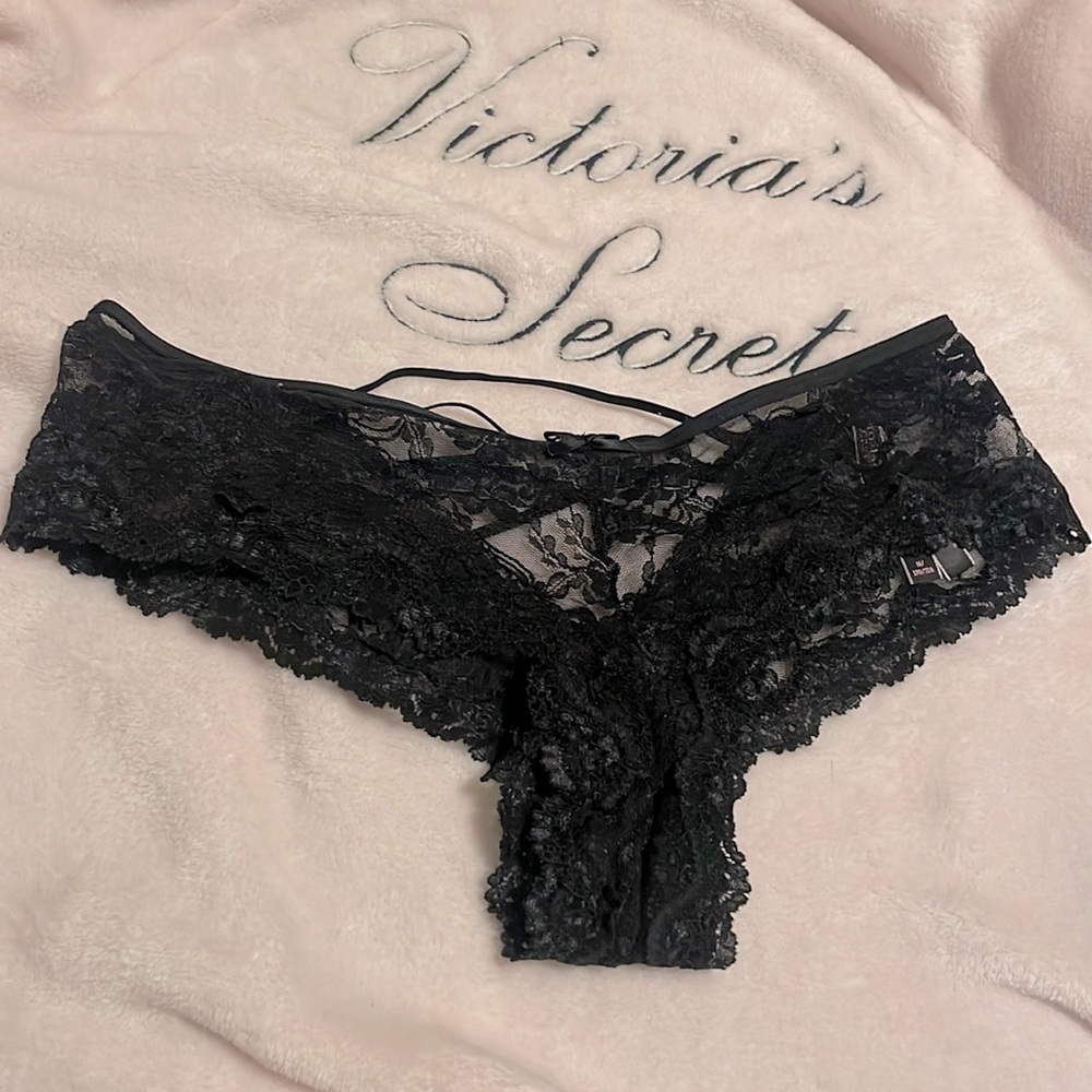 Victoria’s Secret black cheeky lacy panties size medium